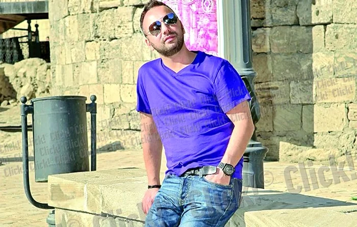 Ovi, pe străduţele  din Baku, în  apropierea unui  turn foarte vechi