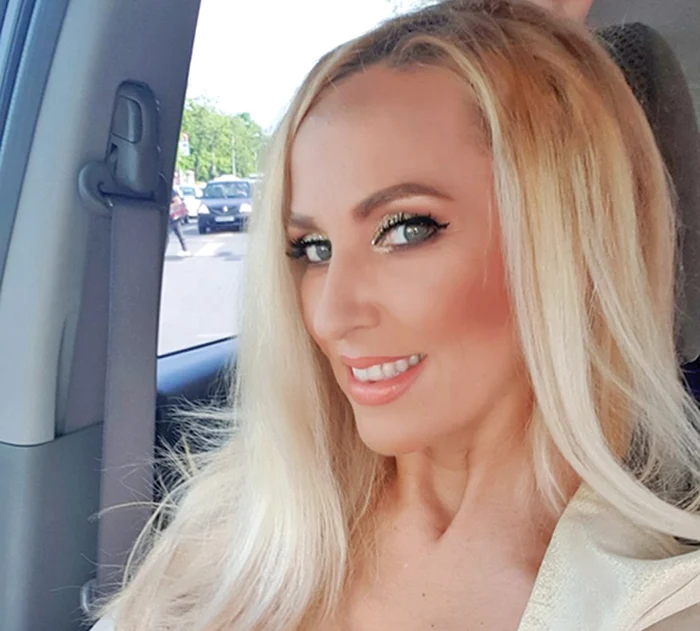 
    Cântăreața s-a speriat  când durerile n-au  mai cedat la calmante  