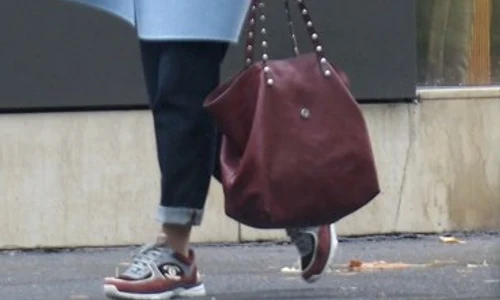 Sneakerși Chanel, 1000 de euro jpeg