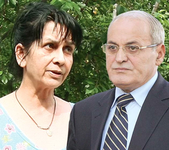 
    Elena Ploieșteanu suferă de diabet și de depresie. Ia zilnic un pumn de pastile  