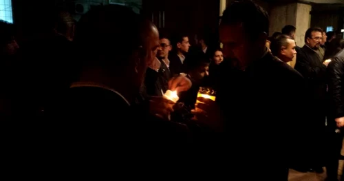 Timişorenii au luat Lumină la Catedrala Mitropolitană FOTO Ştefan Both