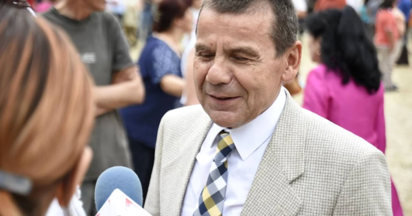 medicul cristian răchitan la nedeie in mehedinti FOTO Alexandra Georgescu