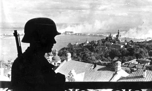 Soldat german în Kiev, la 19 septembrie 1941 (© Bundesarchiv Bild 183-L20208)