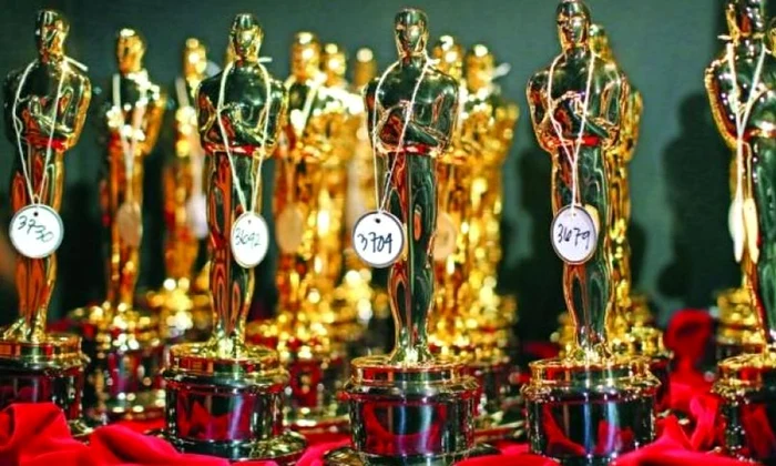 Cine a pozat nud pentru statueta Premiului Oscar jpeg