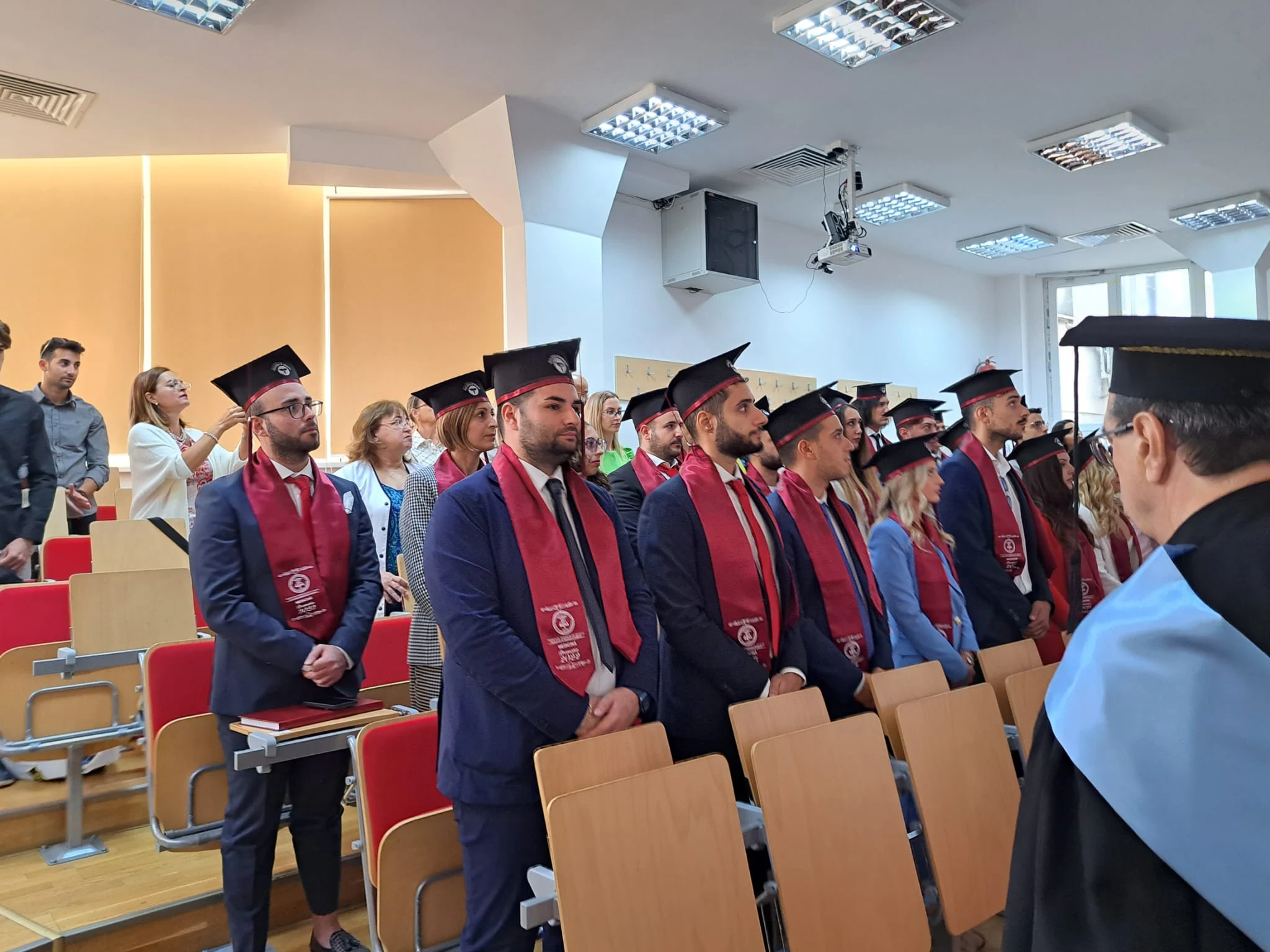 Tineri medici italieni, despre ideea de profesa în România: „Profesorii noștri au fost foarte bravi” Tineri medici italieni, despre ideea de profesa în România: „Profesorii noștri au fost foarte bravi”