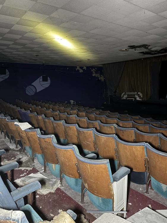 Scaunele au rămas intacte (Foto: Profimedia)