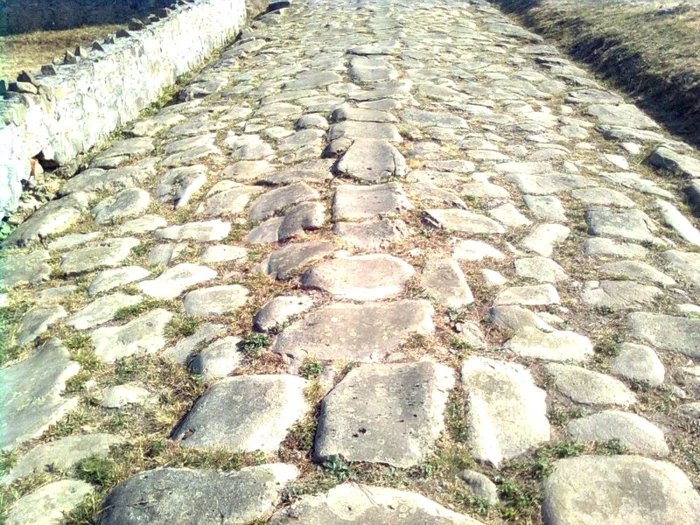 Drumurile romane s-au şi păstrat sute de ani FOTO: 7castra.wordpress.com