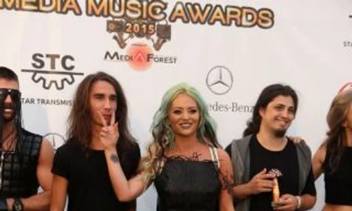 delia red carpet jpeg