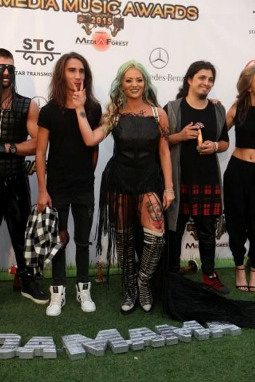 delia red carpet jpeg