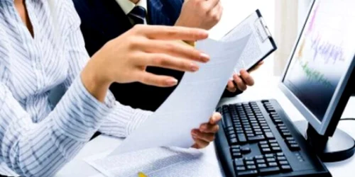 Deşi controversată, dubla listare a companiilor de stat, ar aduce un plus de vizibilitate şi credibilitate României