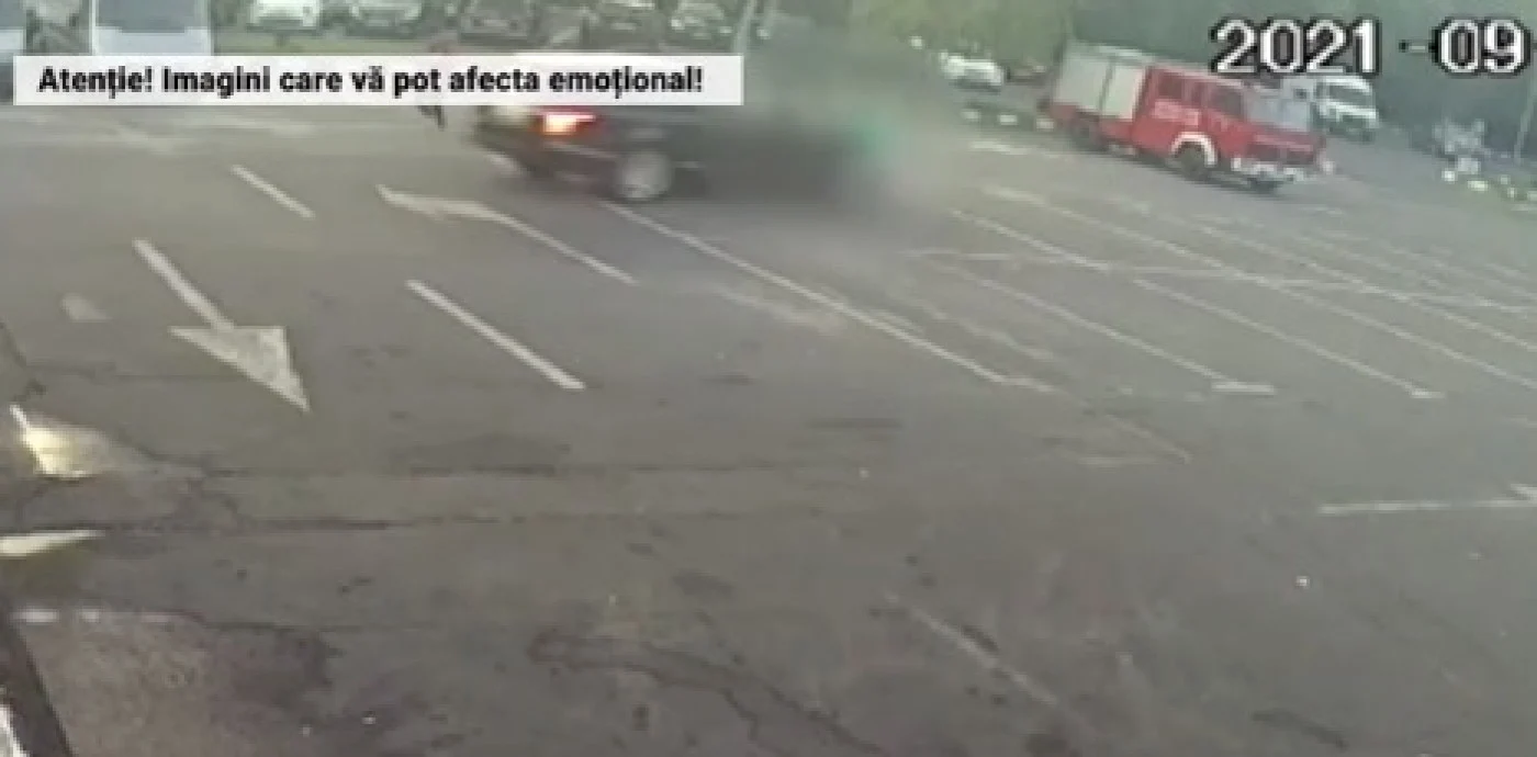 Imaginile au fost surprinse de o cameră video amplasată în apropiere de spălătoria auto Foto: Captura video