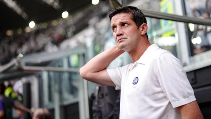 Cristian Chivu revine la Amsterdam