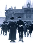 Pe patinoarul din fața casei Reuniunii de patinaj (în prezent, Olimpia – Muzeul Sportului și Turismului Montan) din Brașov, la 24 februarie 1907