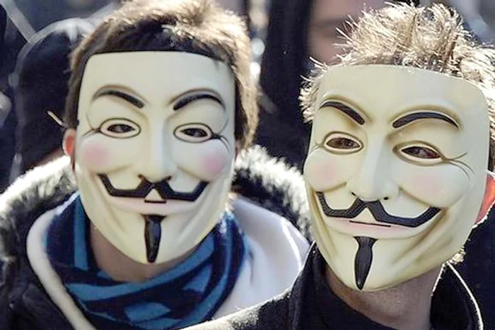 Hackerii de la Anonymous au spart site-ul Poliţiei Române