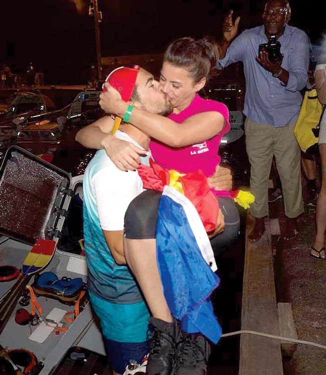 Un moment de neuitat: logodnica a zis “Da!”