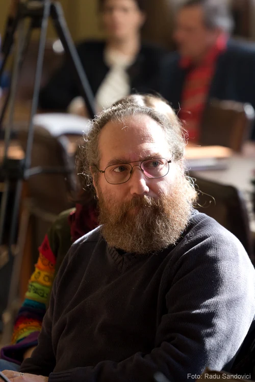 De ce există atîtea universităţi? interviu cu Liviu ORNEA jpeg