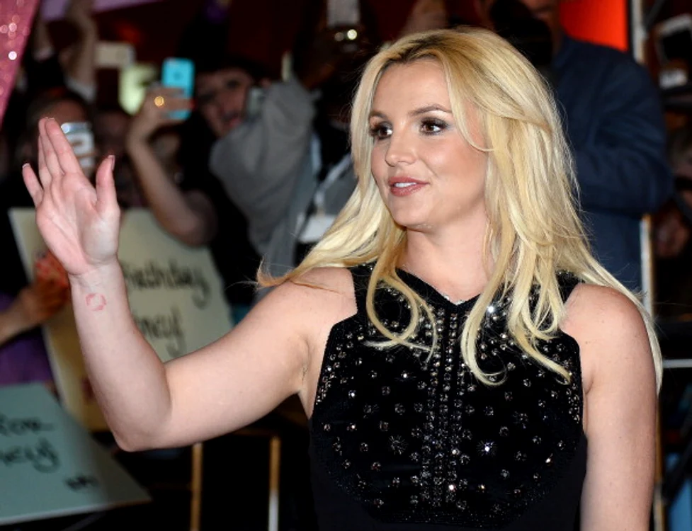 
    Zbânțuiala pe scenă daunează grav podoabei capilare! Și asta poate confirma și Britney Spears.foto: Getty Images  