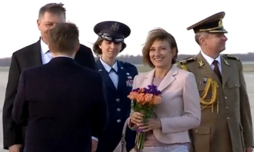 Scandal+fără+precedent:+Carmen+Iohannis,+dată+afară+din+Muzeul+Holocaustului+pentru+ținută+indecentă! 47023 jpeg