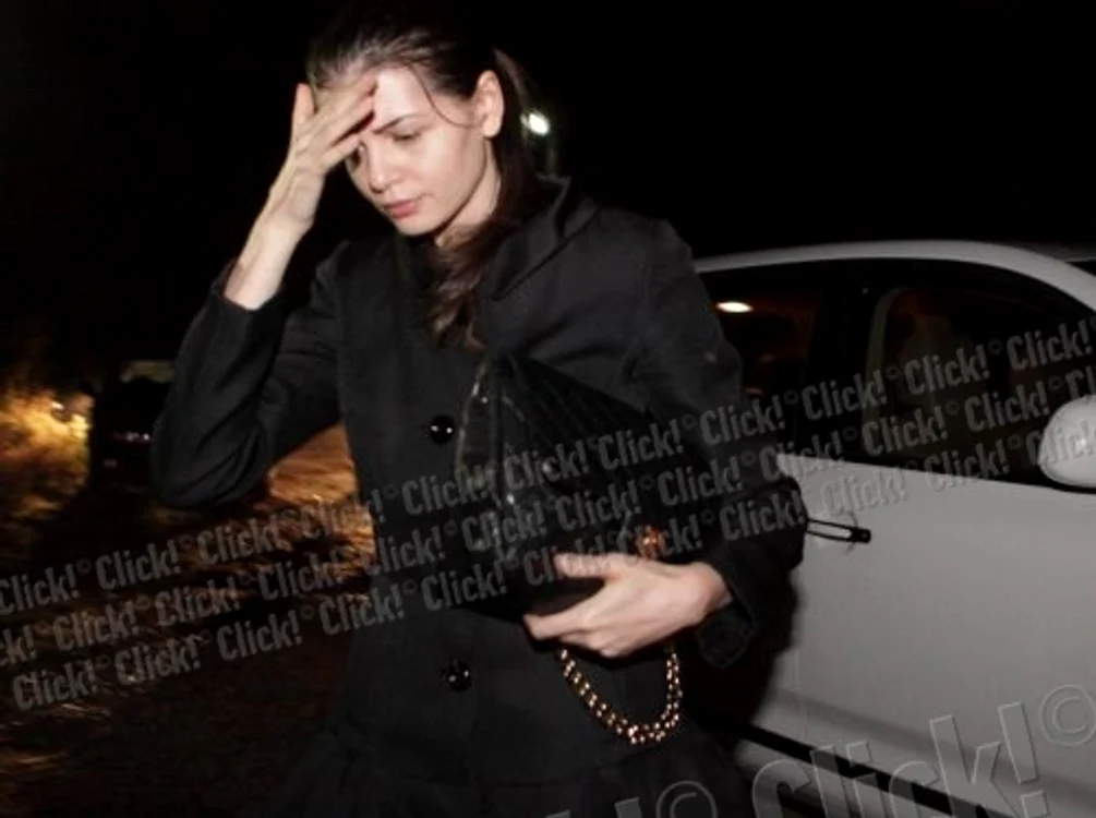 Ramona şi Monica gabor, la priveghi (FOTO Roberto Sălceanu)