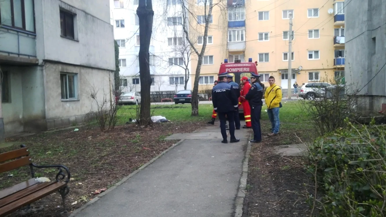 
    A căzut de la etaj în timp ce se pregătea pentru Bac  