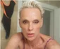 Brigitte Nielsen, în bikini mov.