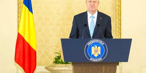 klaus iohannis pupitru cotroceni facebook admin prez