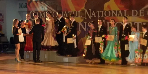 Regal de frumuseţe şi eleganţă la Campionatul Naţional de Dans Sportiv de la Reşiţa