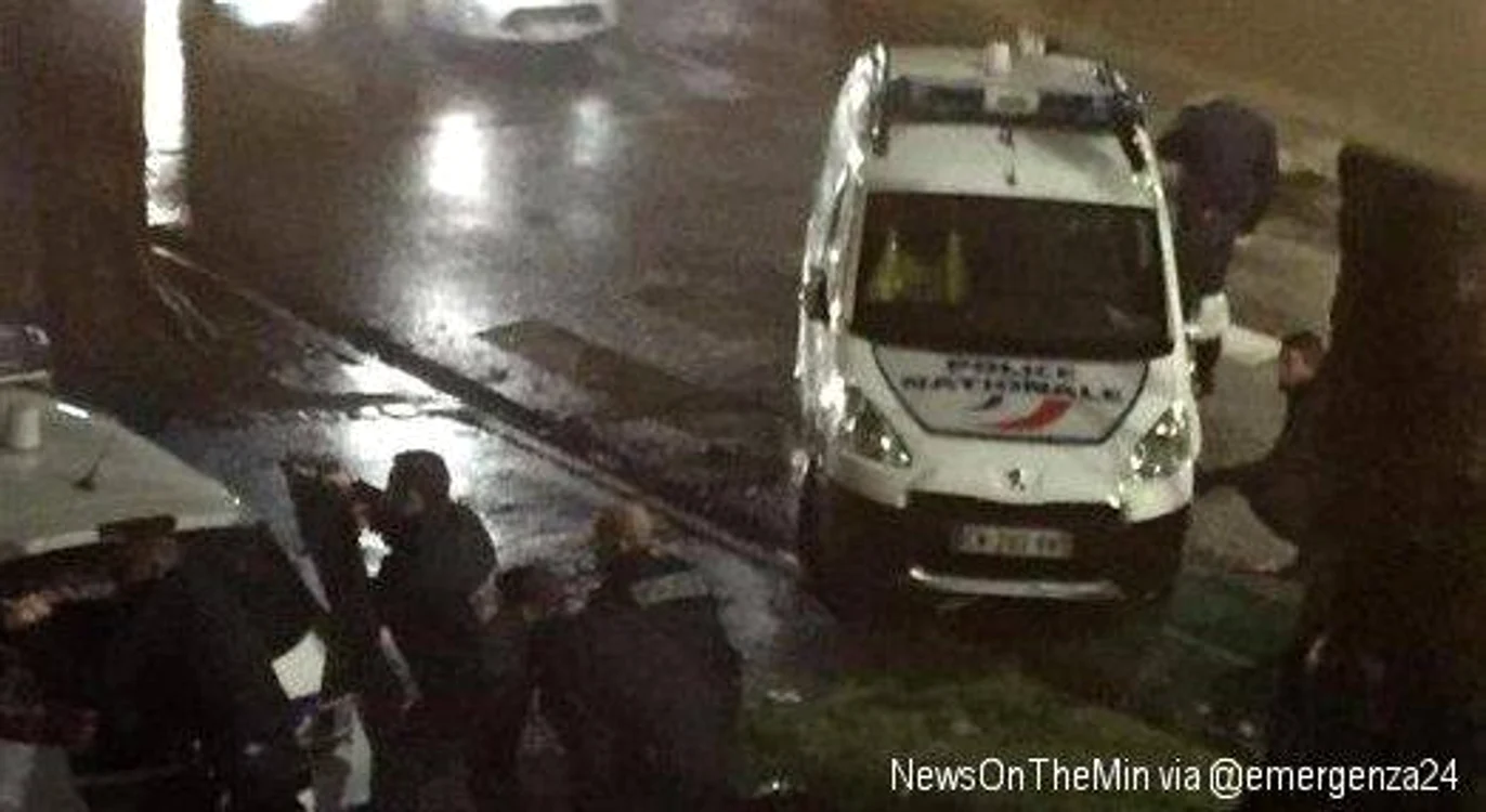 Mai multe echipaje ale Poliției franceze s-au deplasat la fața locului