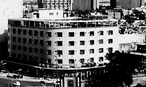 Imagini inedite din Irak, înainte să ia puterea Saddam Hussein png