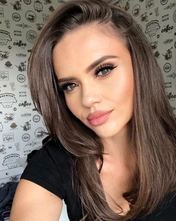 Cristina Șișcanu reușește să strângă mii de like-uri la pozele sale din mediul virtual 