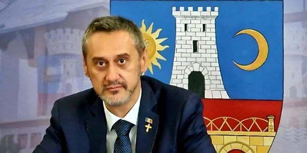 mario de mezzo, primar slatina facebook jpg