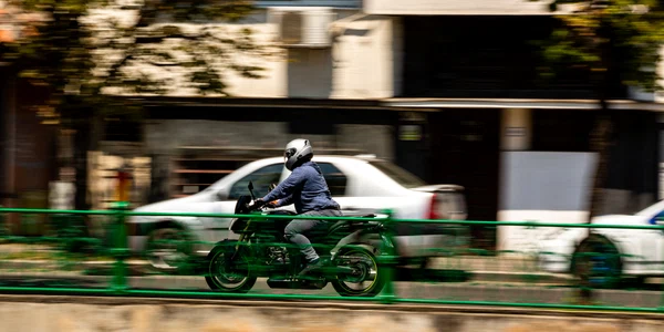 Motocicleta in Bucuresti FOTO Vlad Ispas Shutterstock jpg