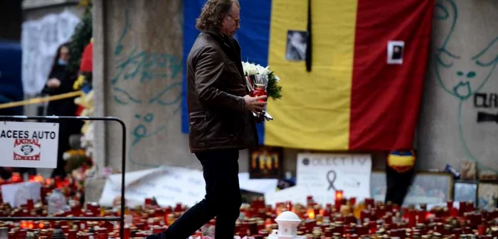 Violonistul André Rieu depune o candela si flori in memoria victimelor incendiului de la clubul Colectiv sambata