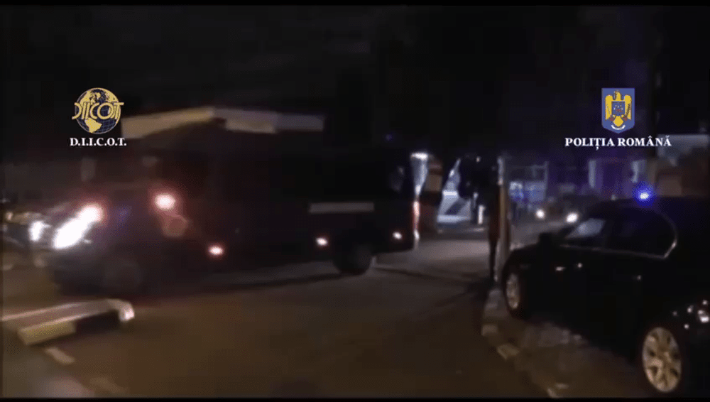 Descinderi la traficanți de droguri din zona Rădăuți, care vindeau stupefiante inclusiv minorilor VIDEO 