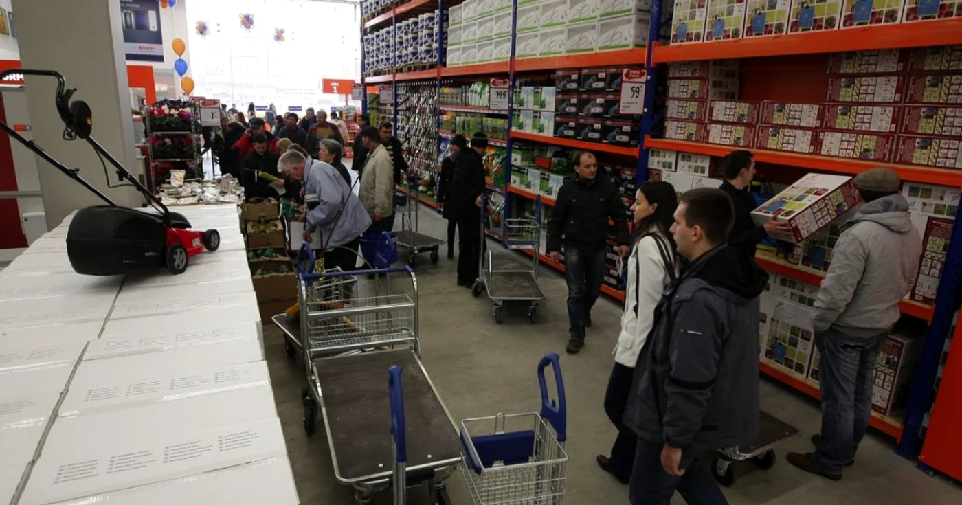 După vânzările masive din decembrie, luna ianuarie a ieşit pe un minus care era de aşteptat