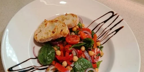 salata de naut. foto arhiva personala