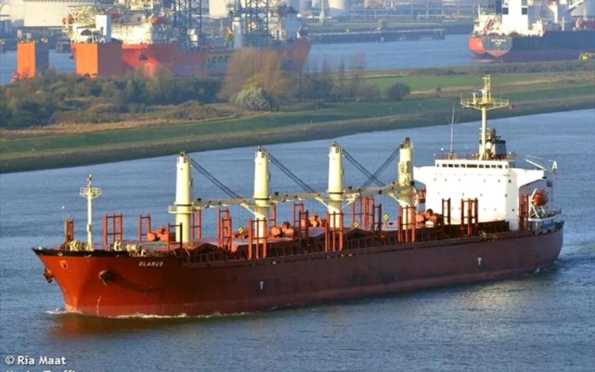 Piraţii au răpit un român în Nigeria, de pe nava MV Glarus transporta grâu