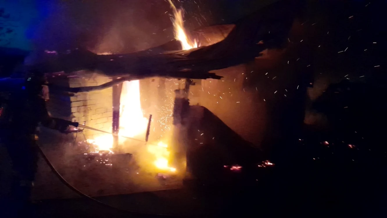 O femeie a fost găsită carbonizată în casa cuprinsă de flăcări Foto: Arhivă