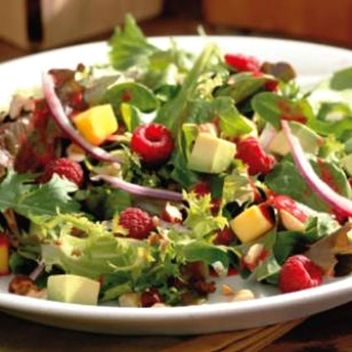 Salata cu zmeura, mango si avocado digestie jpeg