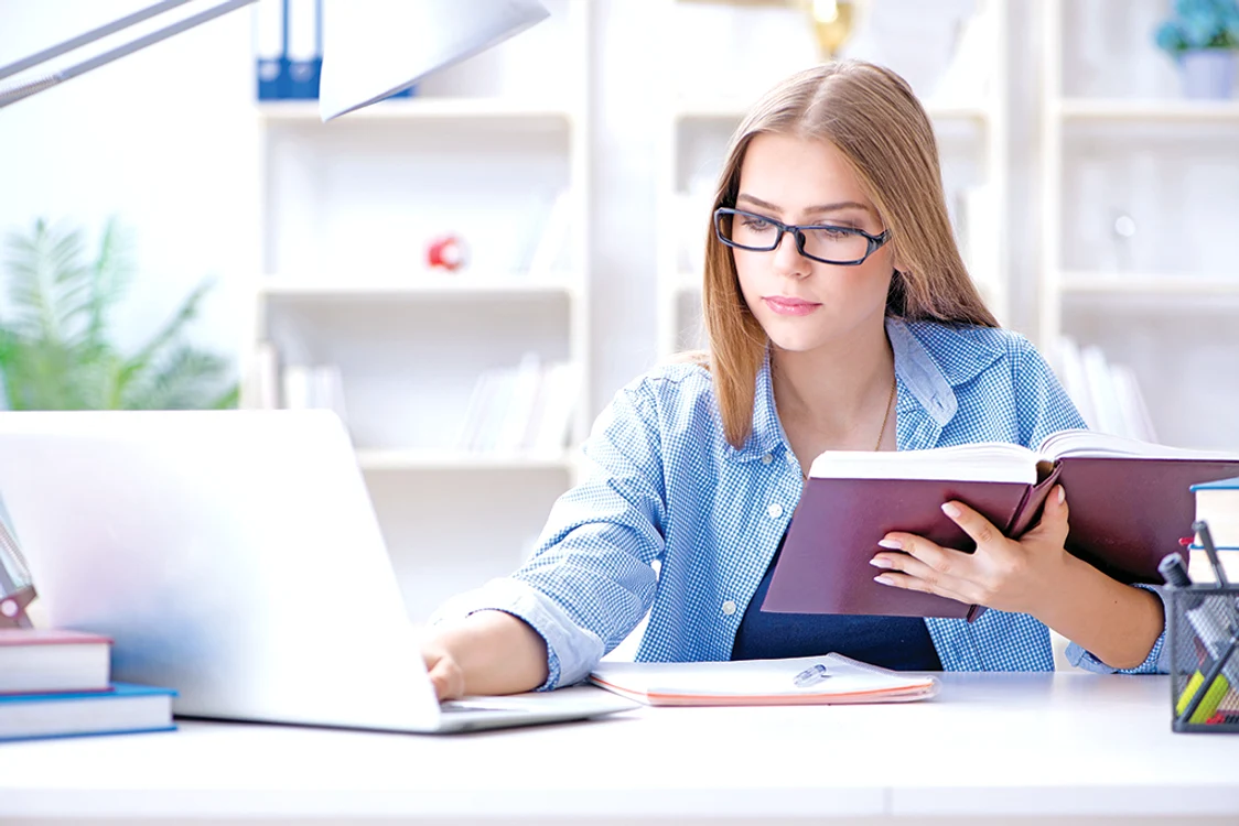 Tinerii încearcă să se  pregătească temeinic pentru  examenul de maturitate