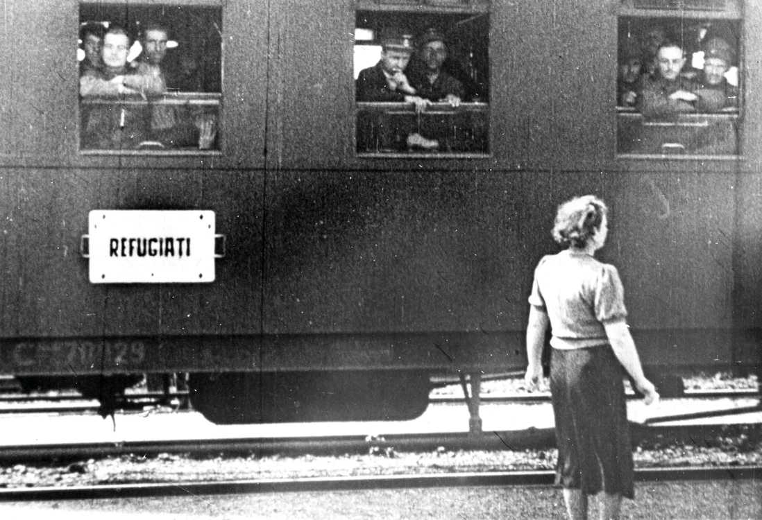 3 1 film jos 1940 iunie iulie Stop cadru din filmul documentar Rãzboiul nostru sfânt (1942) jpg jpeg