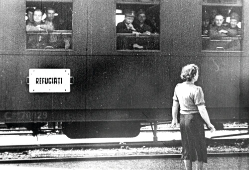 3 1 film jos 1940 iunie iulie Stop cadru din filmul documentar Rãzboiul nostru sfânt (1942) jpg jpeg