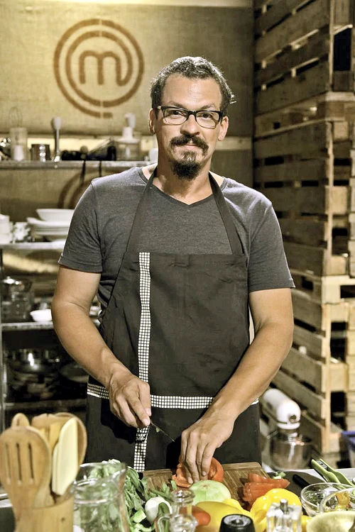 Misha cere pe un tablou  între 100 și 1.500 de lei 