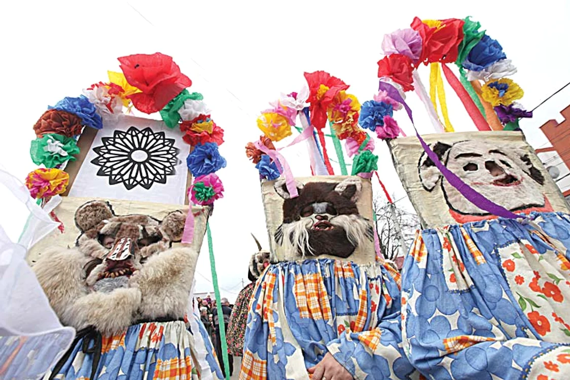 Măştile celor din Brăneşti au impresionat şi la Carnavalul de la Veneţia