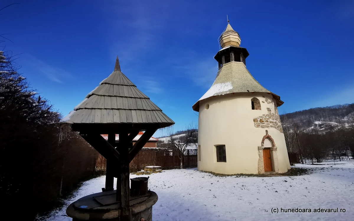 Rotonda din Geoagiu. Foto: Daniel Guță