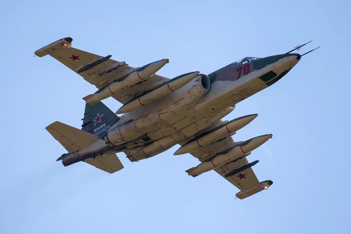 Avion de luptă Su-25 FOTO: Vladislav Sinelnikov/Shutterstock.com