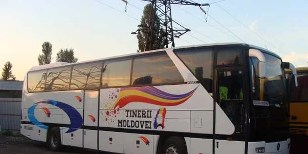 tinerii moldovei
