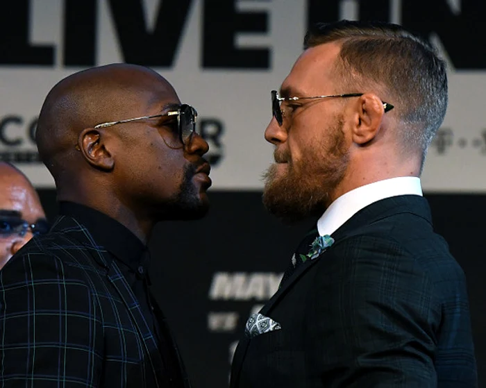 Conor McGregor şi Floyd Mayweather s-au privit sfidător înaintea meciului disputat în august, 2017 