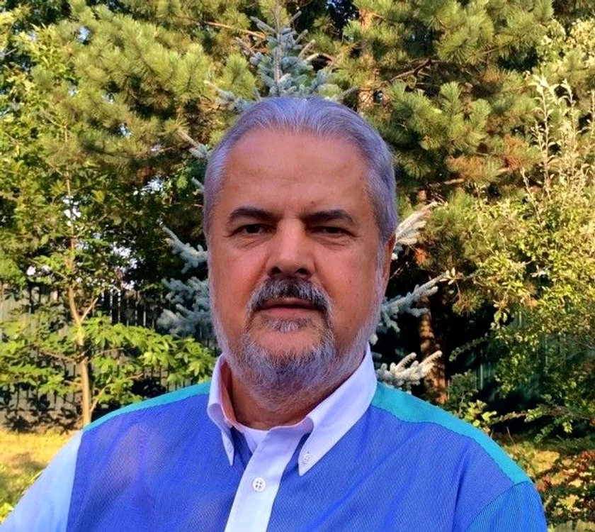 Adrian Năstase stă acasă de aproape de luni, de când s-a instituit starea de urgență