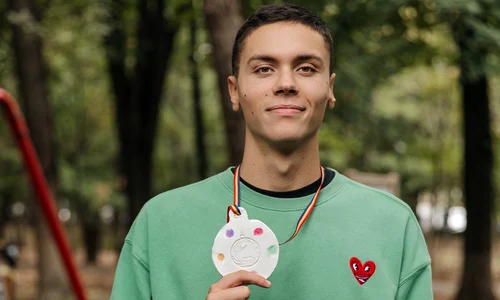 David Popovici, îngerul copiilor jpg